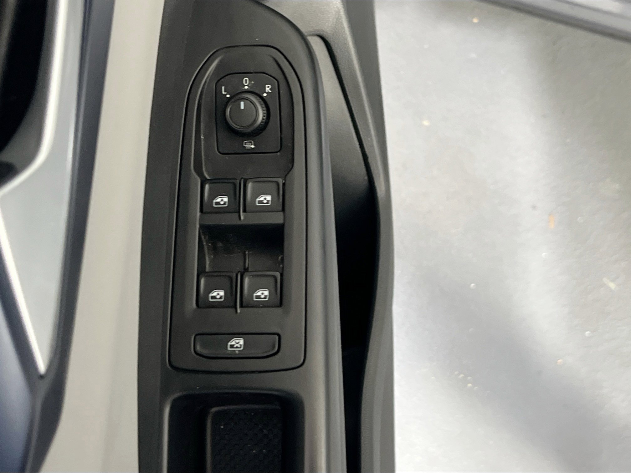 Used 2022 Volkswagen Taos SE FWD image 17
