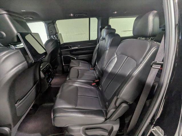 Certified 2022 Jeep Wagoneer Series II w/ Rear Seat Video Group 1 AWD/4WD image 14