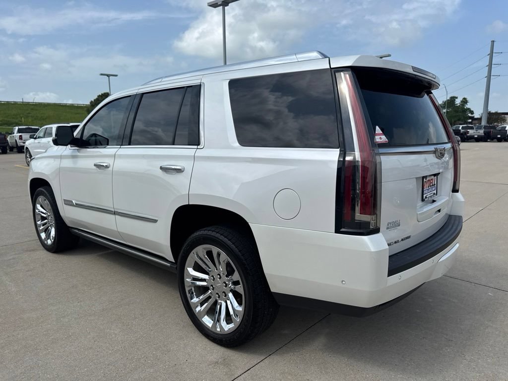 Used 2017 Cadillac Escalade Premium Luxury AWD/4WD image 26