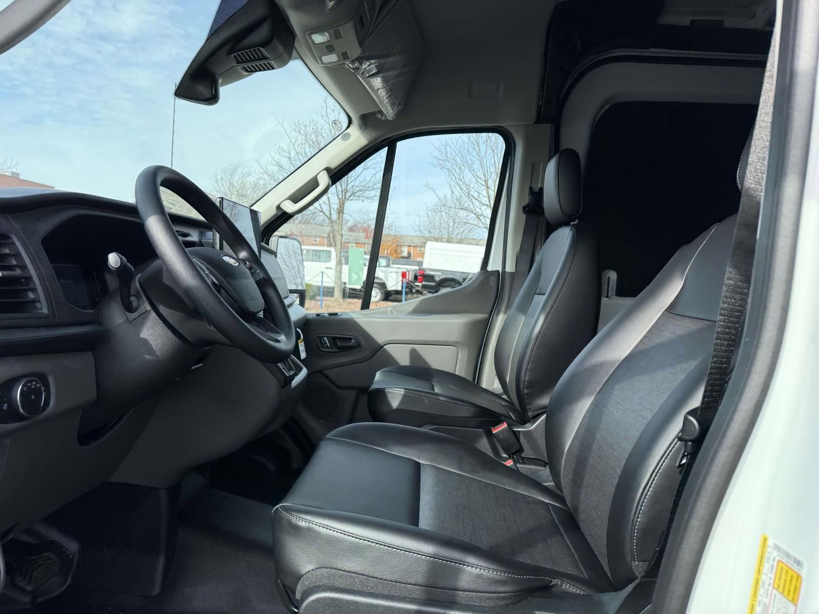 New 2026 Ford Transit 150 148 Medium Roof w/ Load Area Protection Package RWD image 10