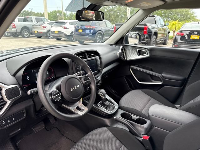 Used 2025 Kia Soul FWD image 29