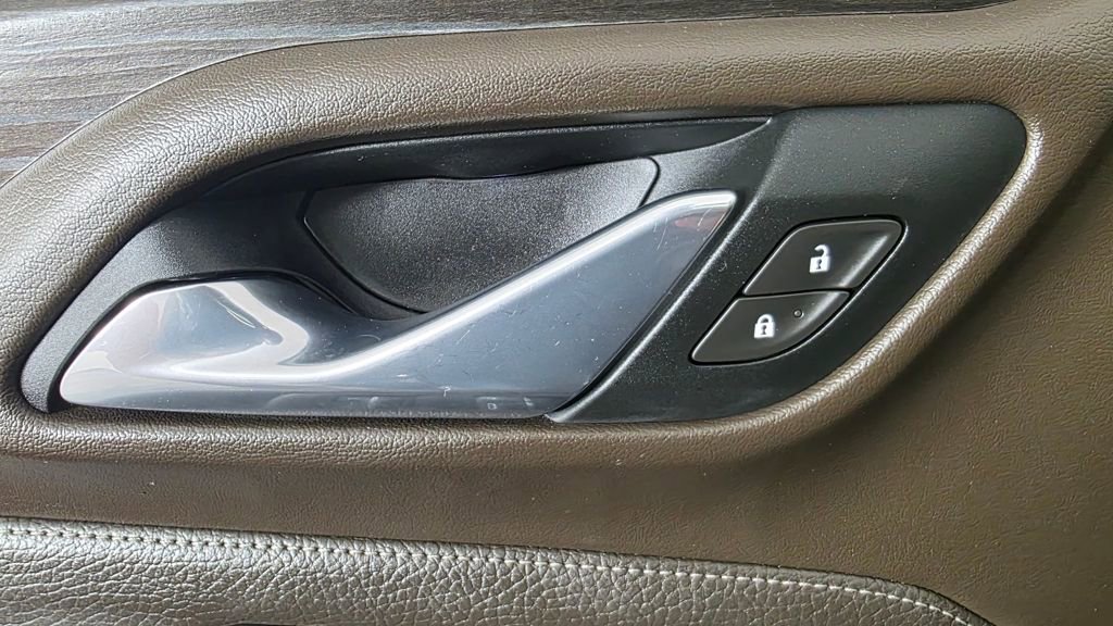 Used 2021 GMC Yukon Denali w/ Denali Ultimate Package image 12