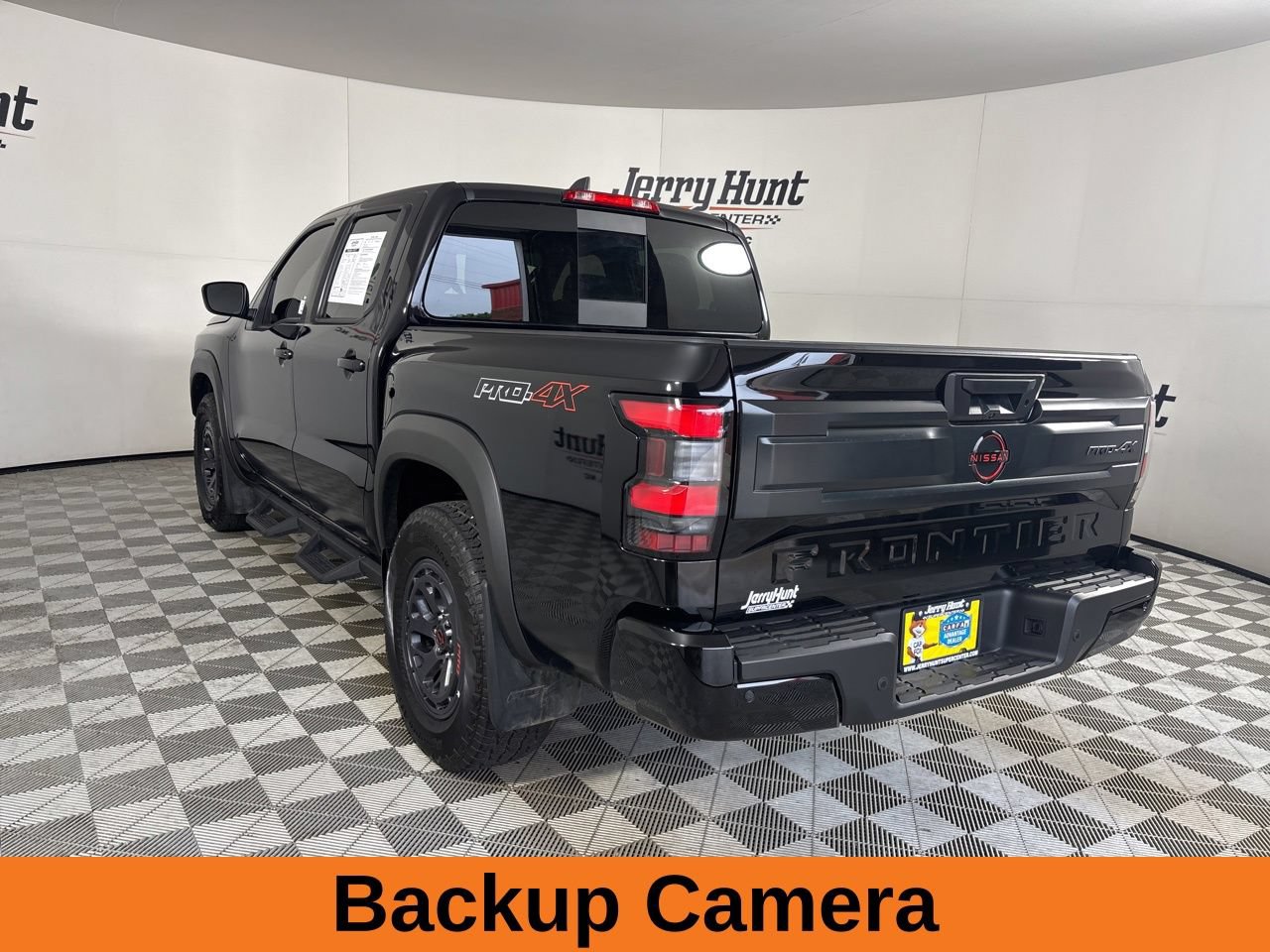 Used 2025 Nissan Frontier PRO-4X AWD/4WD image 8