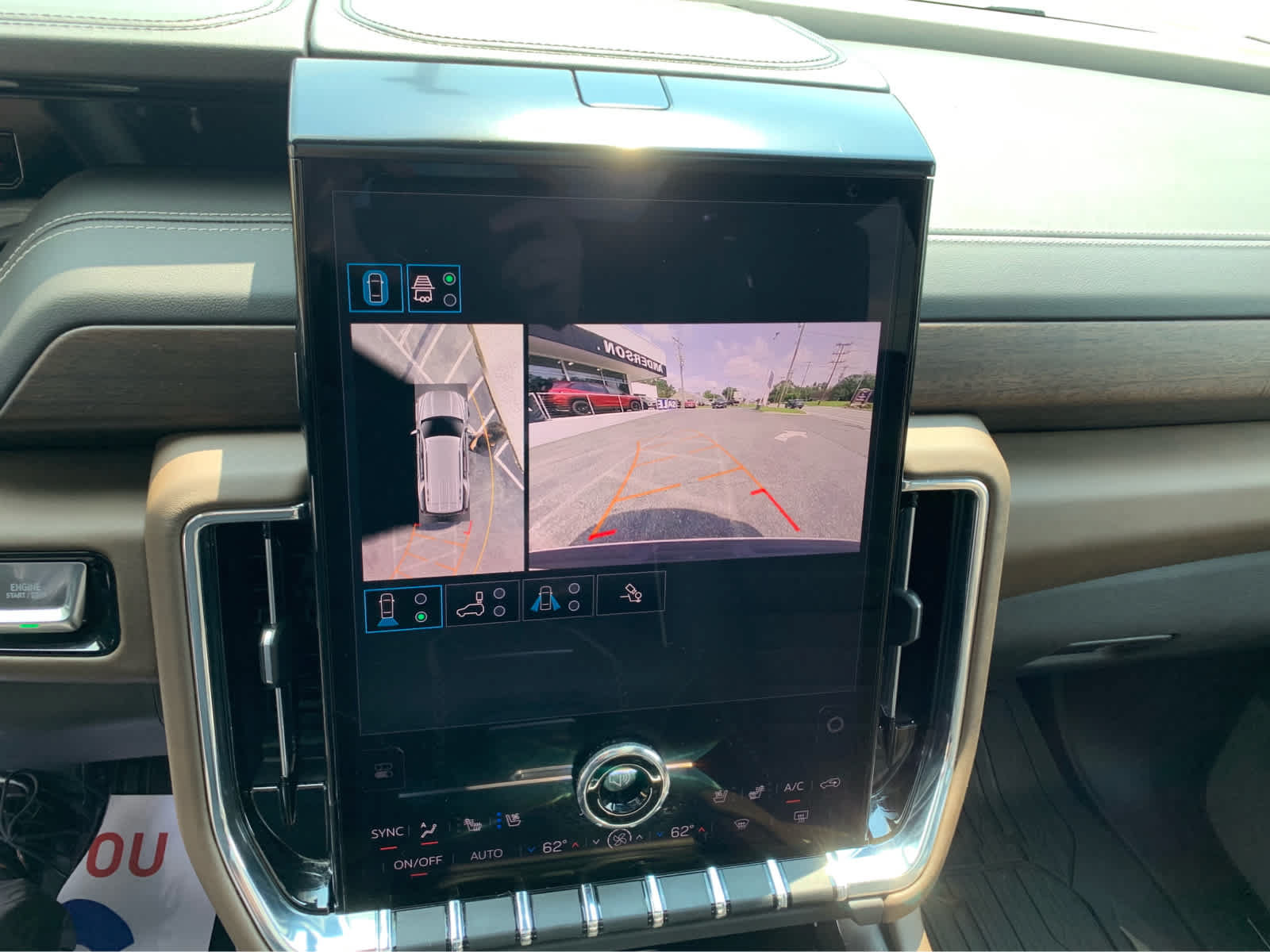 Used 2025 GMC Yukon Denali Ultimate AWD/4WD image 18