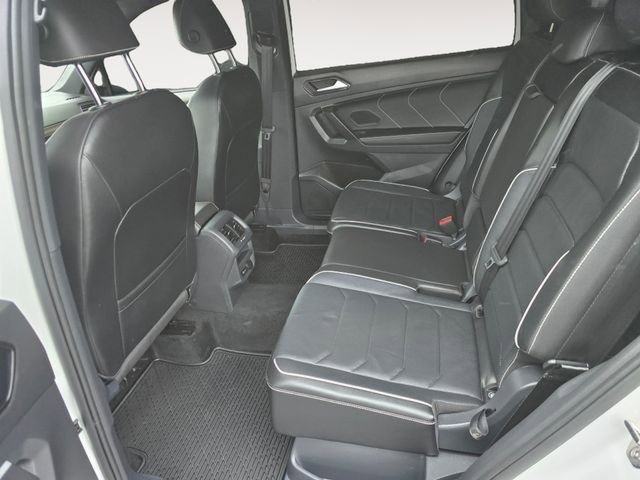 Used 2024 Volkswagen Tiguan SEL R-Line AWD/4WD image 15