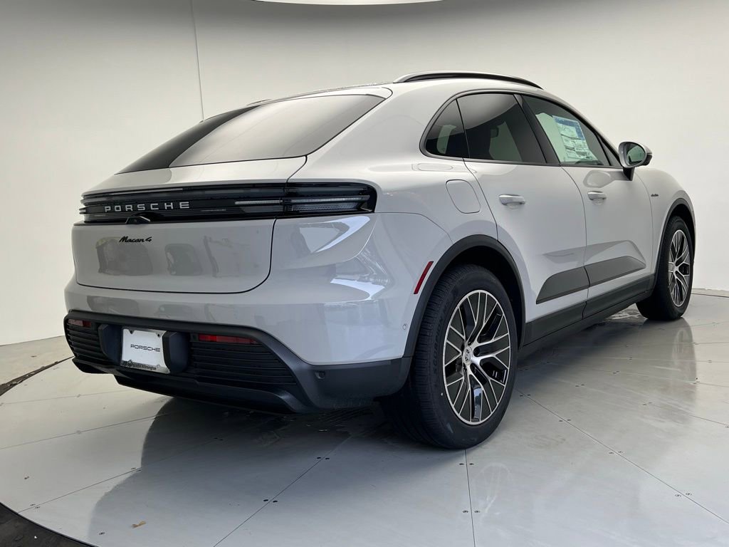 New 2026 Porsche Macan 4 Electric image 22