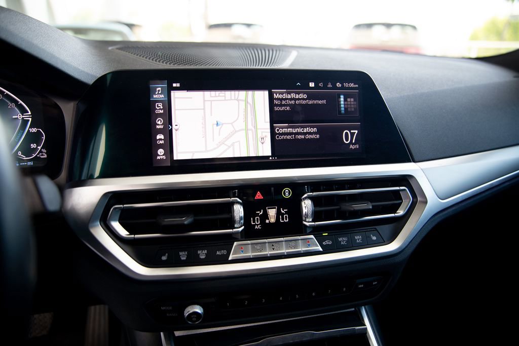 Used 2022 BMW 330e w/ Premium Package image 10