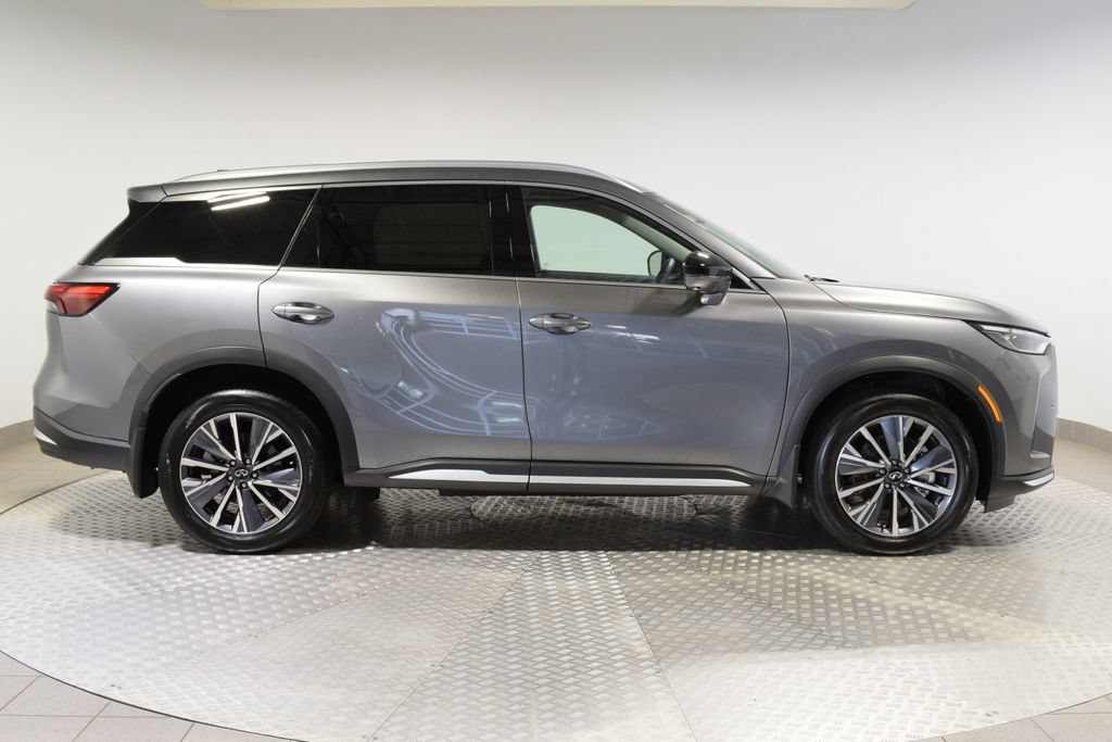 Certified 2026 INFINITI QX60 Luxe w/ Family Package AWD/4WD image 3