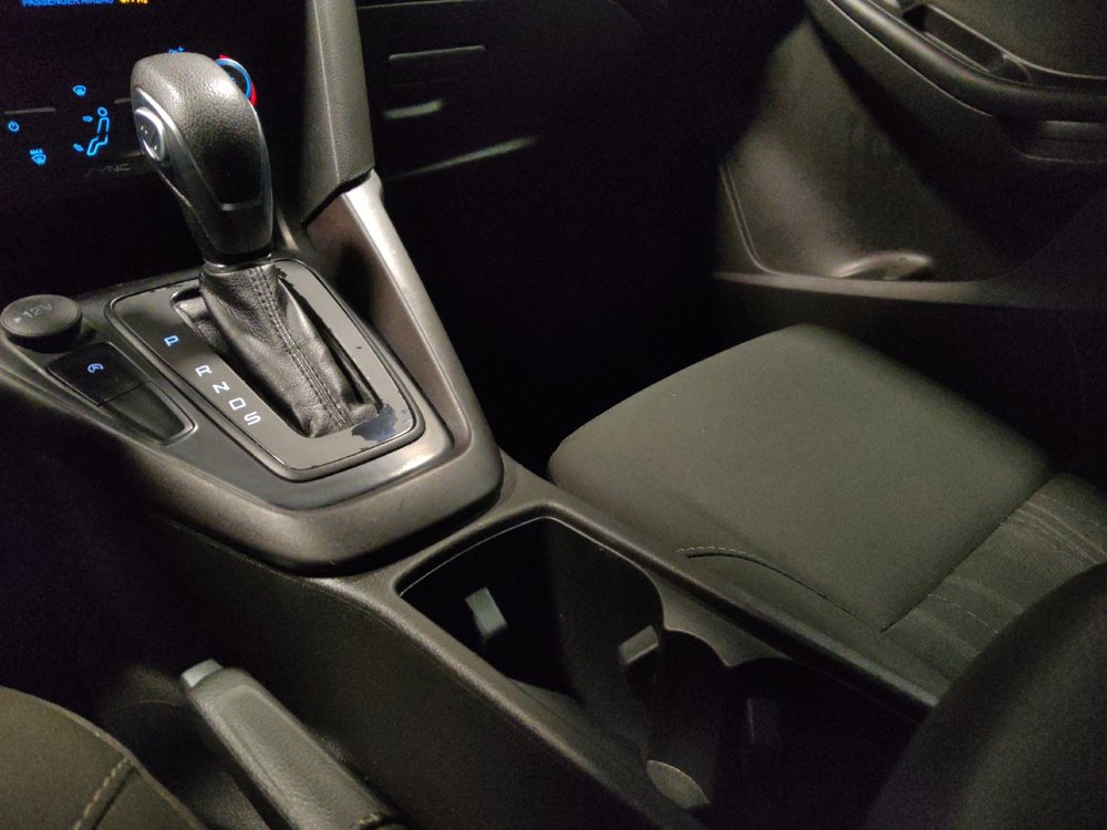Used 2018 Ford Focus SE image 26