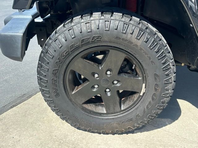 Used 2015 Jeep Wrangler Unlimited Sahara AWD/4WD image 32