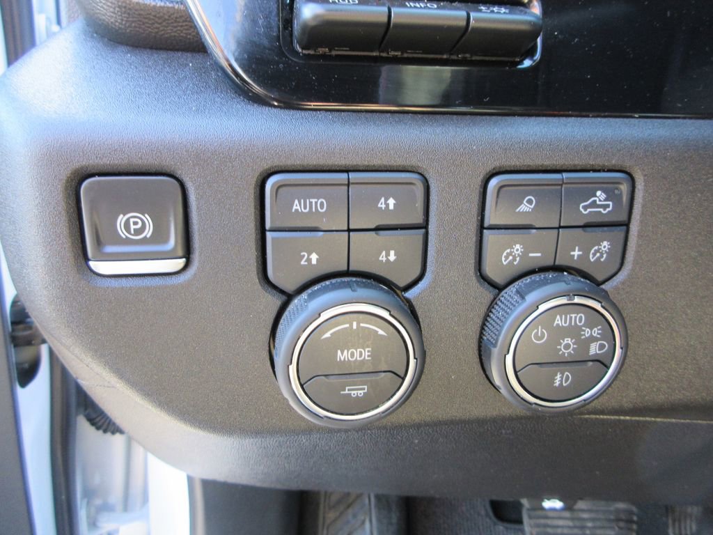 Certified 2025 Chevrolet Silverado 2500 High Country w/ Technology Package AWD/4WD image 29