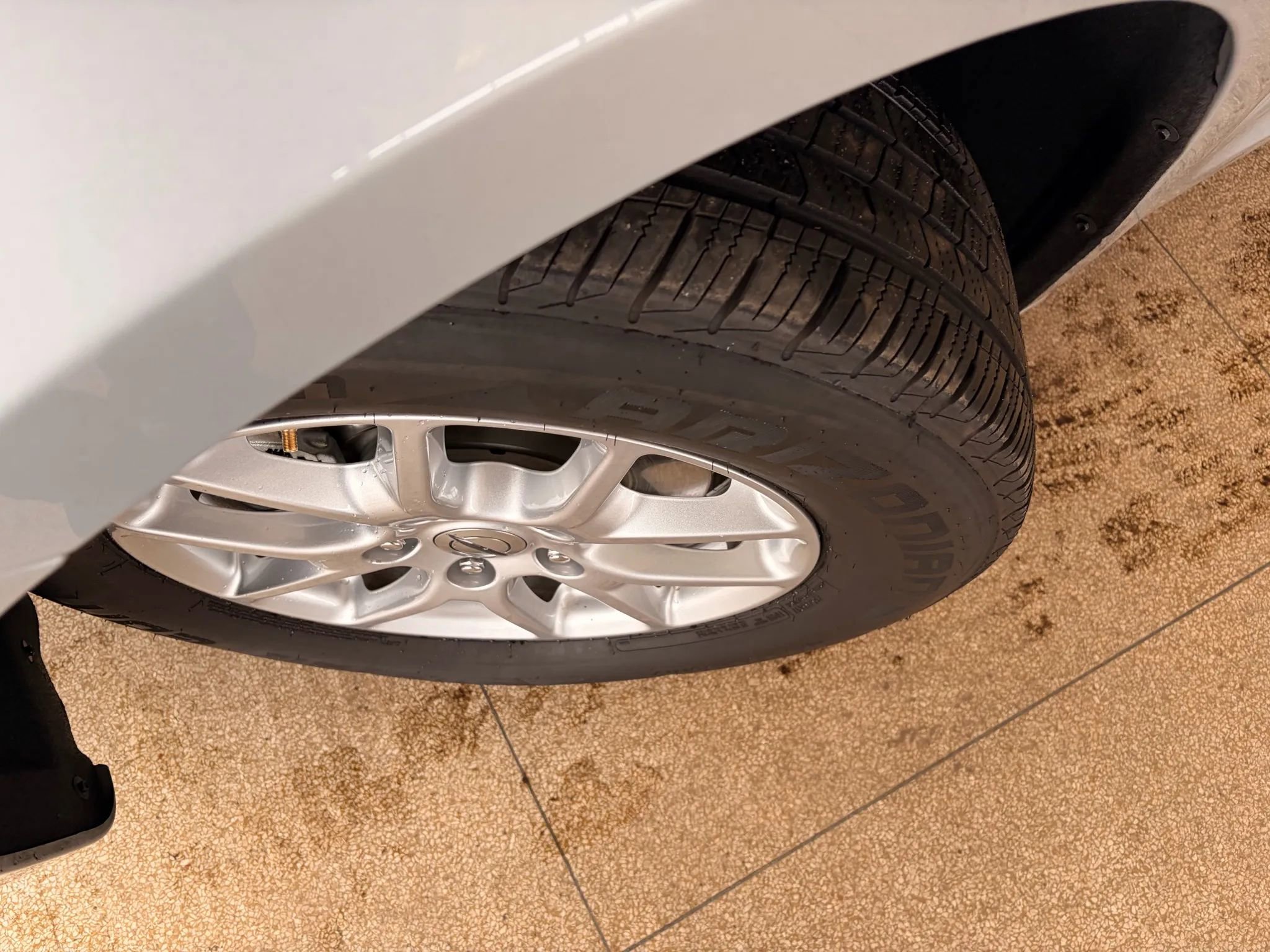 Used 2023 Chrysler Pacifica Touring image 40