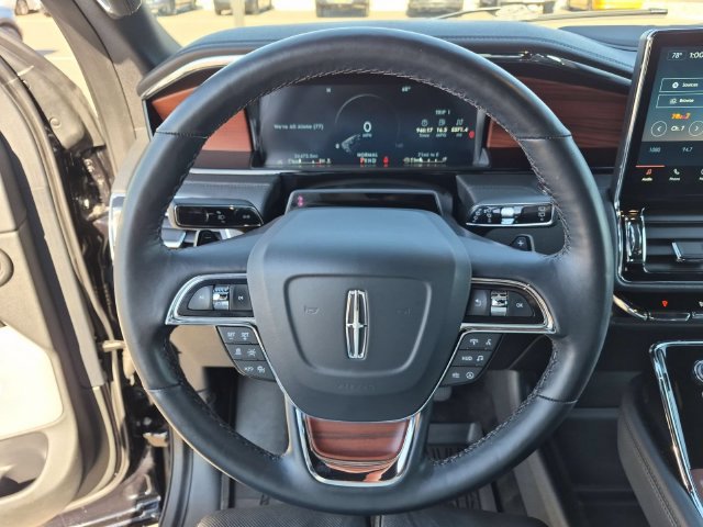 Used 2023 Lincoln Navigator Reserve AWD/4WD image 19