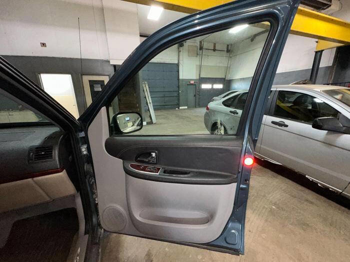 Used 2007 Buick Terraza CXL w/ Driver Confidence Package FWD image 29