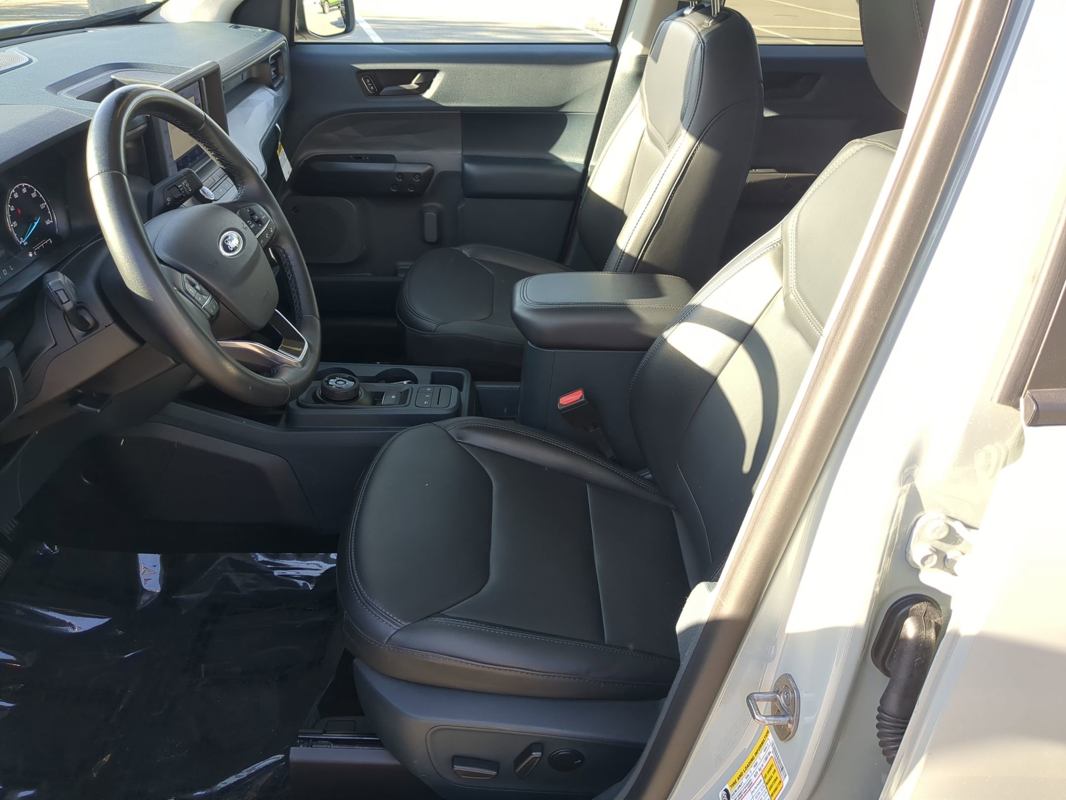 Used 2024 Ford Maverick Lariat w/ Black Appearance Package image 15