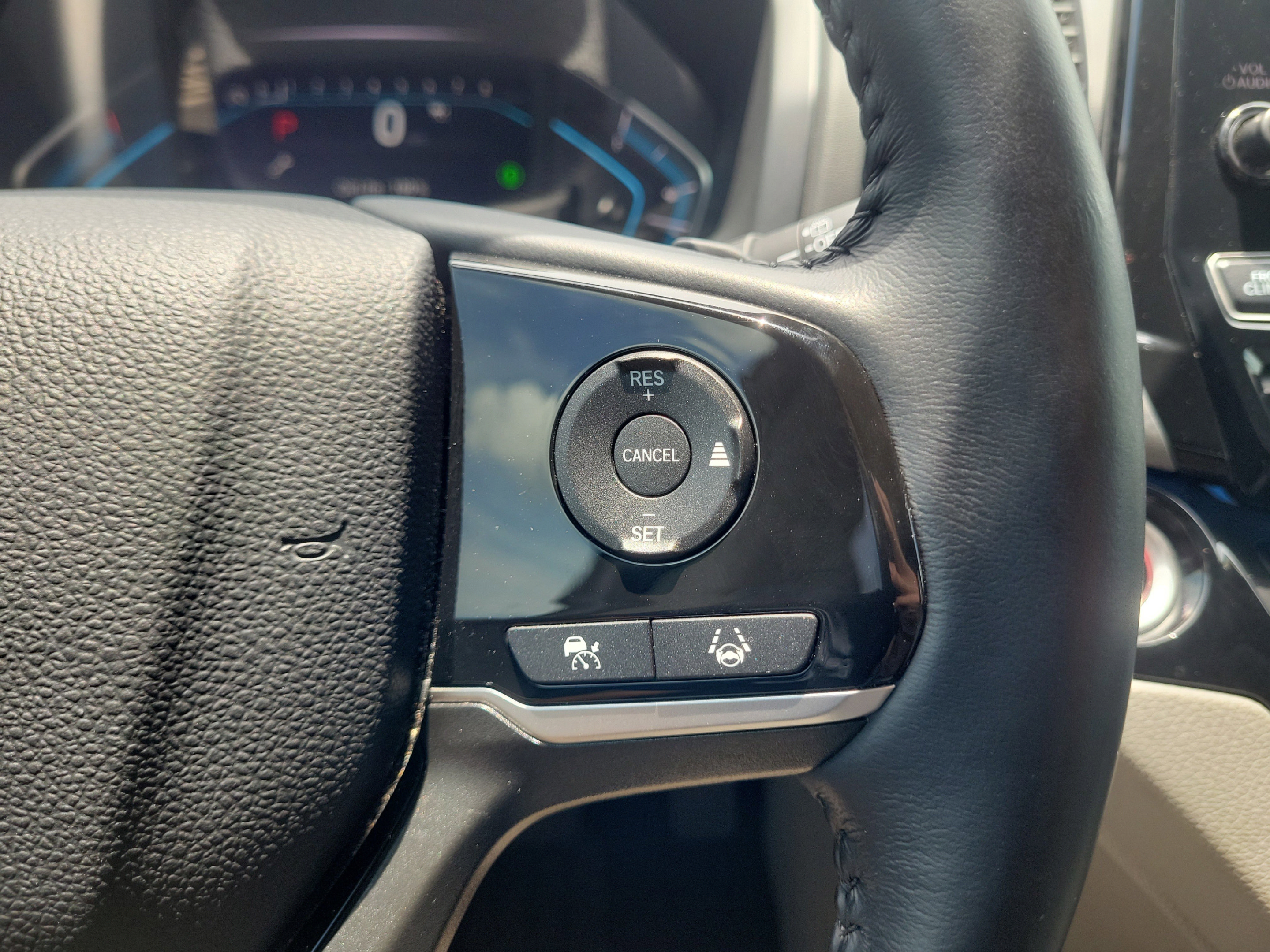 Certified 2024 Honda Odyssey Touring image 31