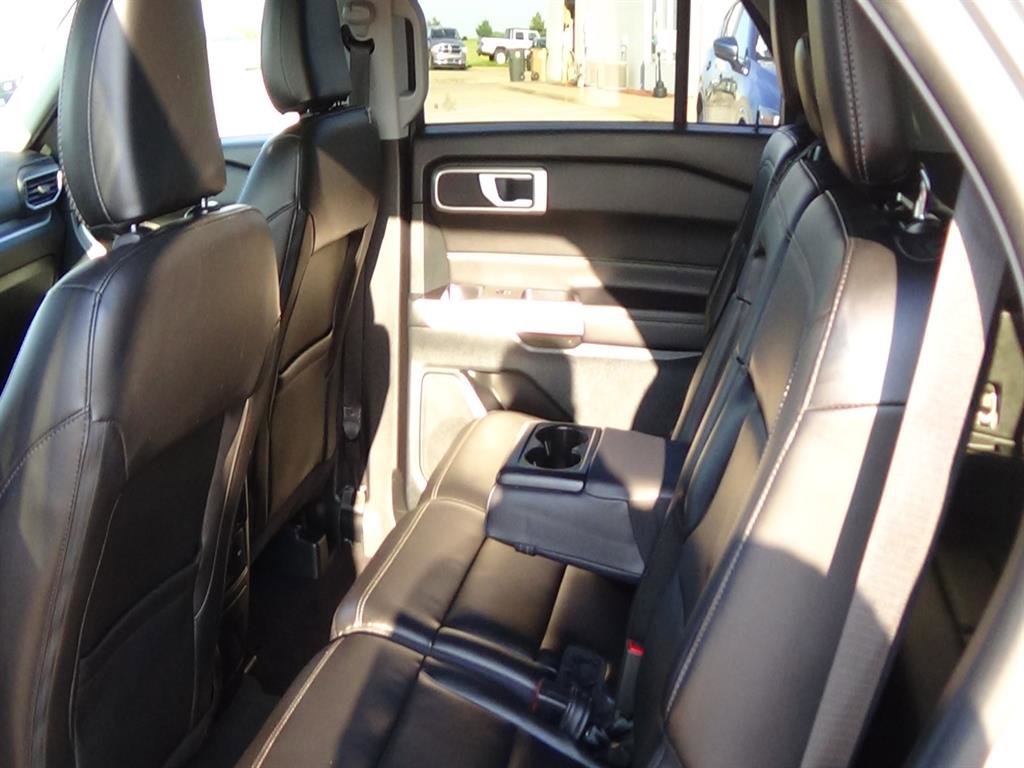 Used 2024 Ford Explorer XLT w/ Equipment Group 202A image 12