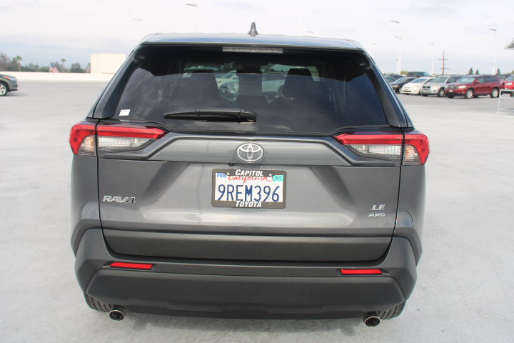 Certified 2025 Toyota RAV4 LE AWD/4WD image 4