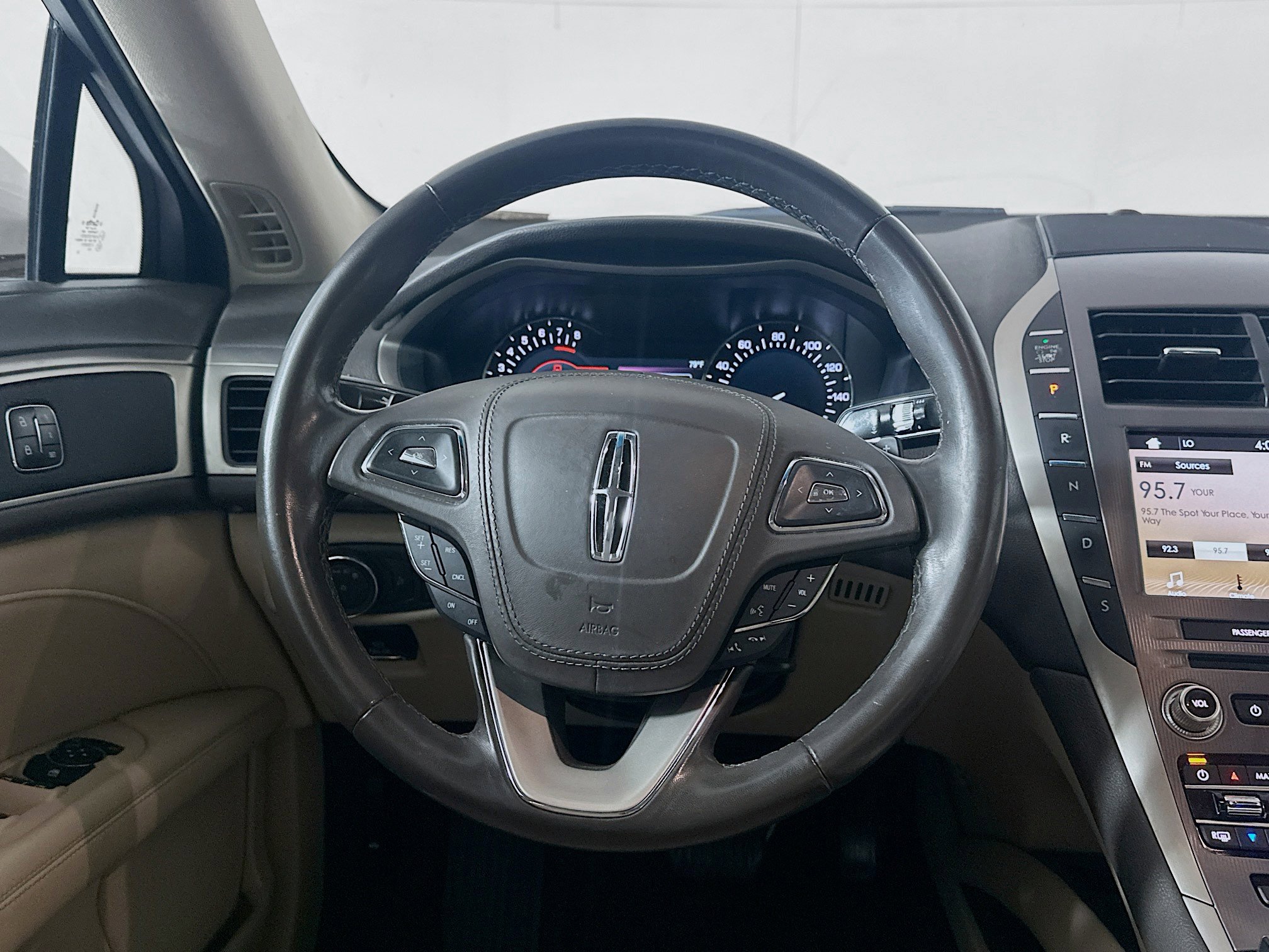 Used 2018 Lincoln MKZ Premiere FWD image 17