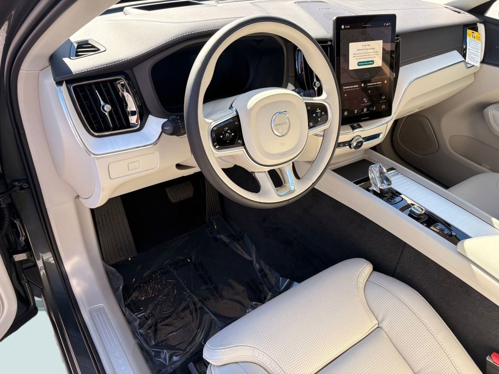 New 2026 Volvo XC60 B5 Ultra w/ Climate Package image 4