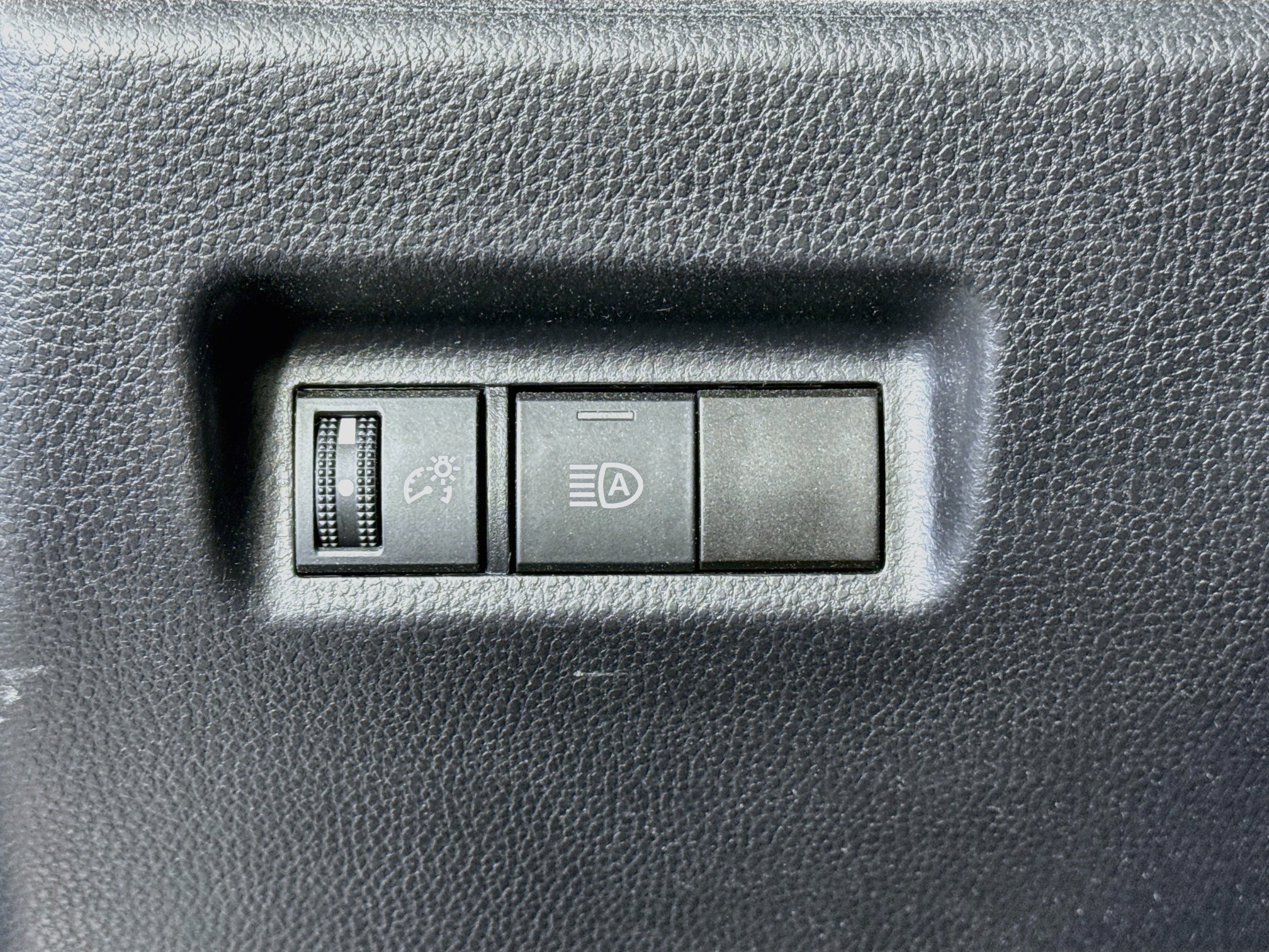 Certified 2025 Toyota RAV4 LE AWD/4WD image 10
