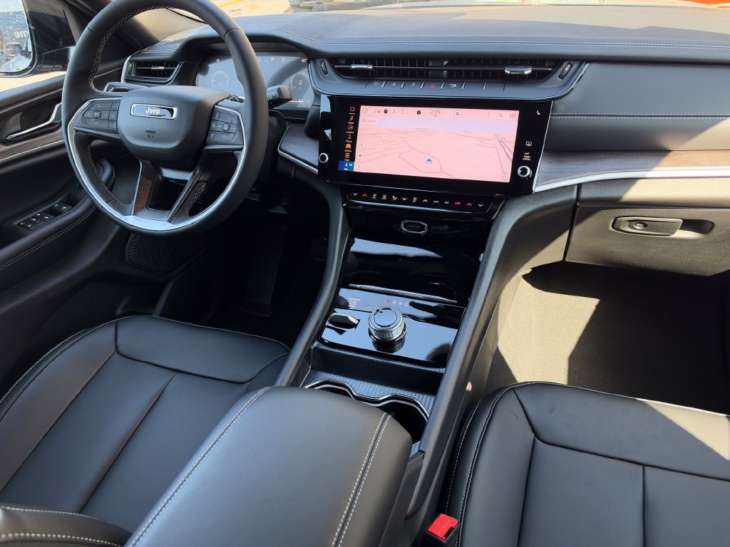 New 2027 Jeep Grand Cherokee Limited AWD/4WD image 11