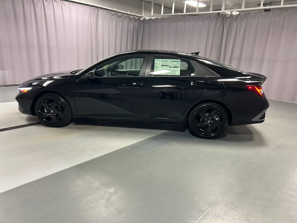 New 2026 Hyundai Elantra SEL FWD image 4