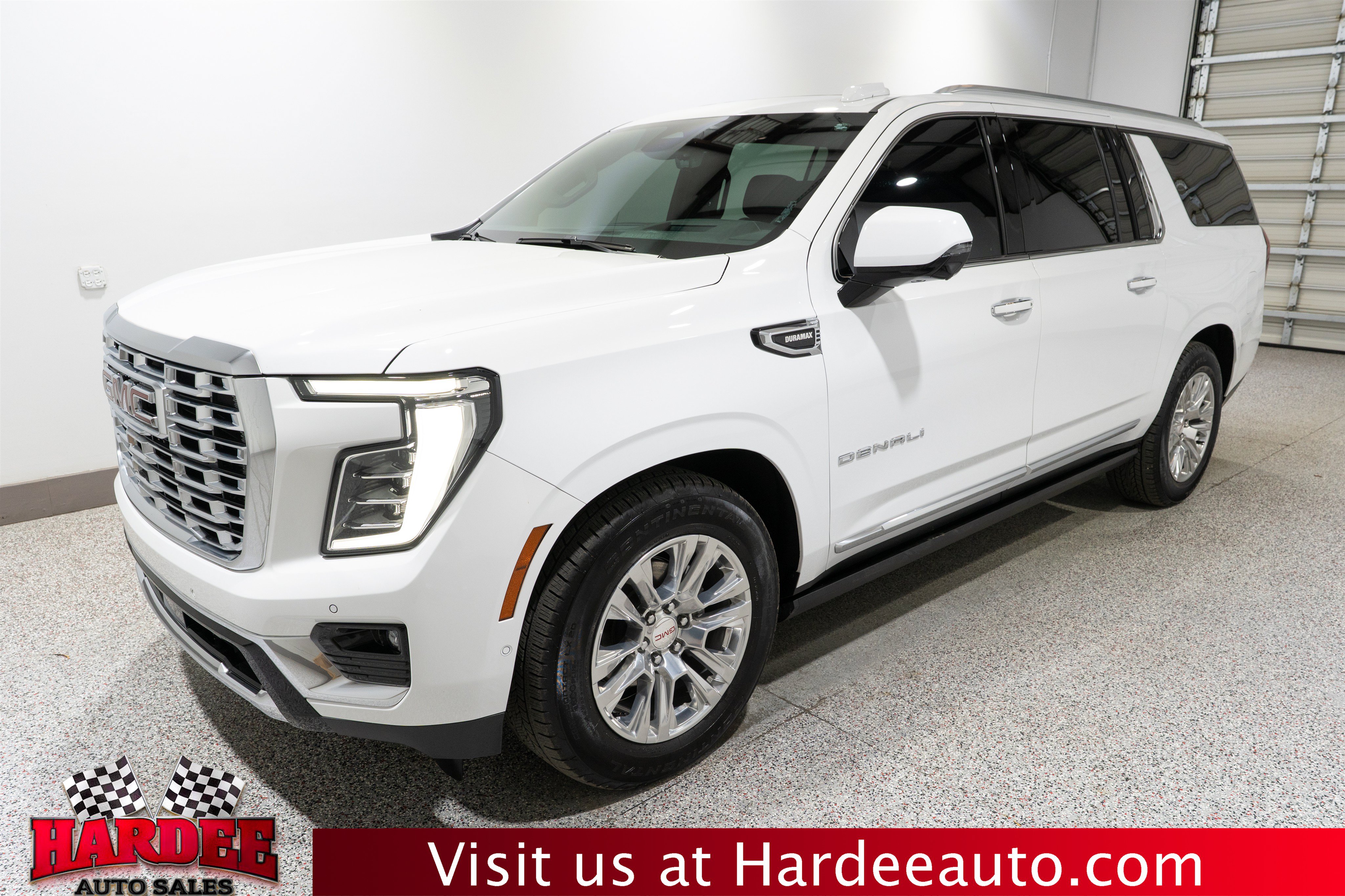 Used 2025 GMC Yukon XL Denali w/ Advanced Technology Package AWD/4WD image 2