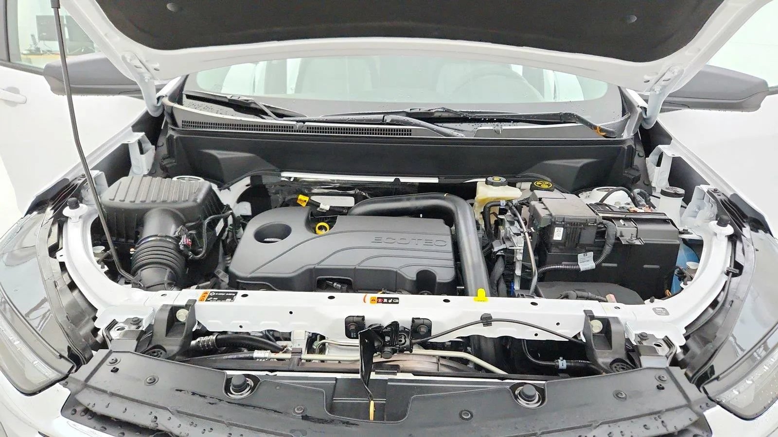 Used 2024 Chevrolet Equinox LS w/ Driver Confidence II Package FWD image 37