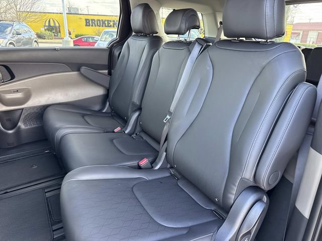 New 2026 Kia Carnival EX image 16