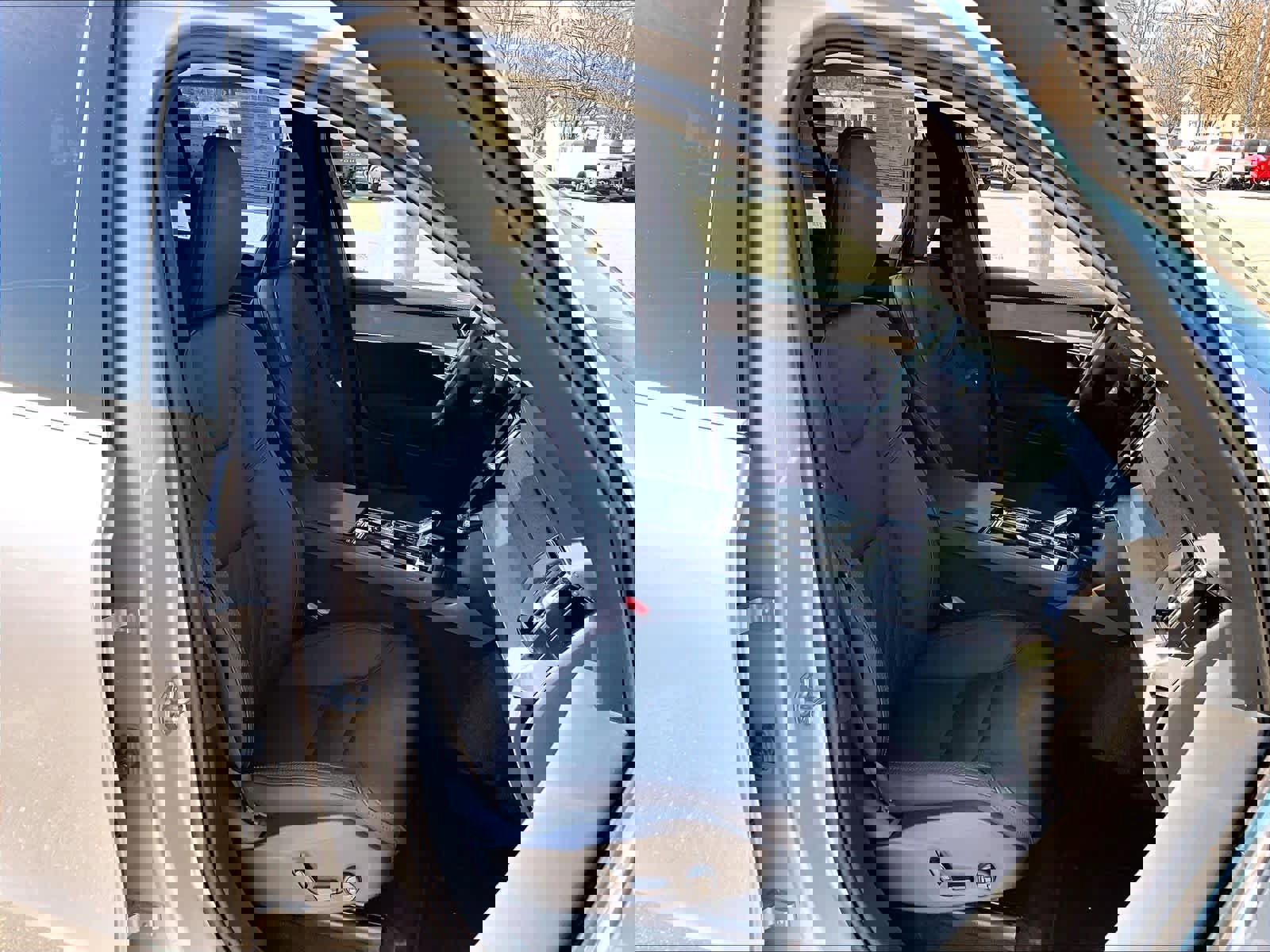 Used 2025 Volvo XC90 B6 Plus image 11