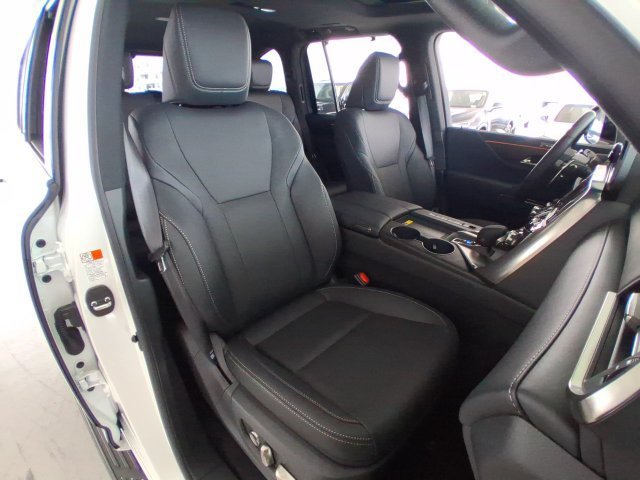New 2026 Lexus LX 700h Luxury AWD/4WD image 27