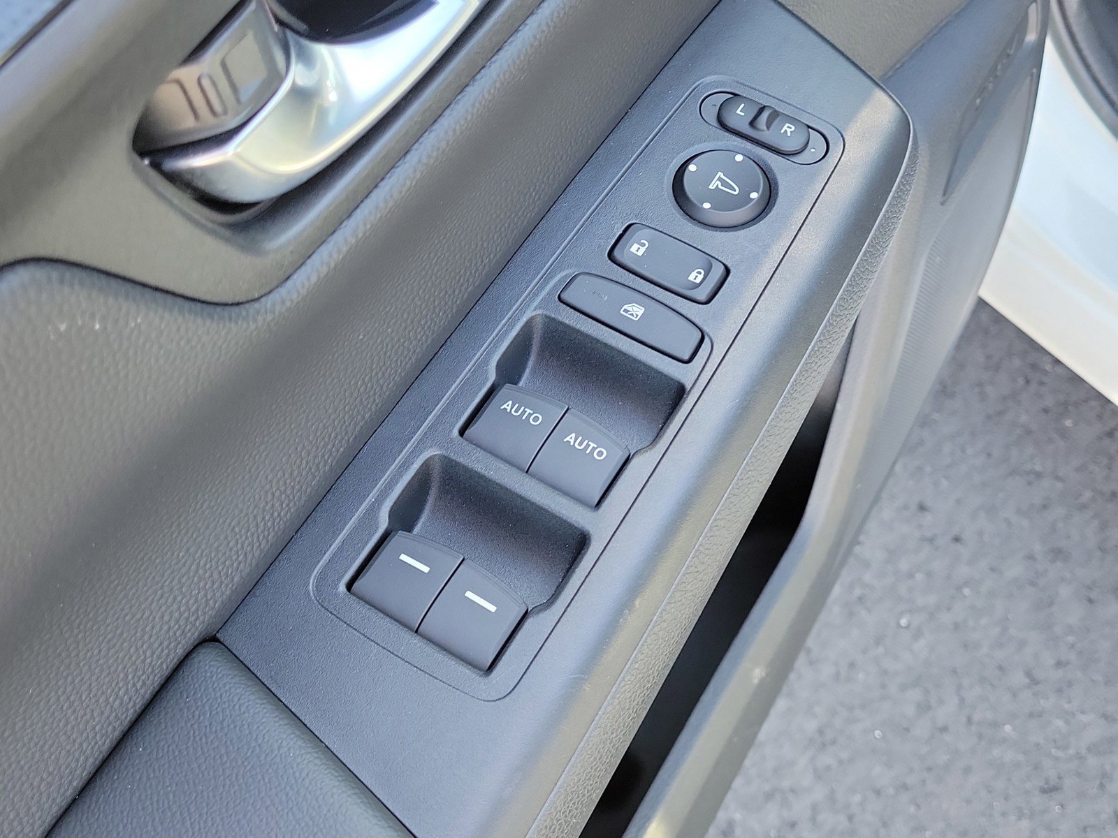 Used 2023 Honda CR-V Sport image 14