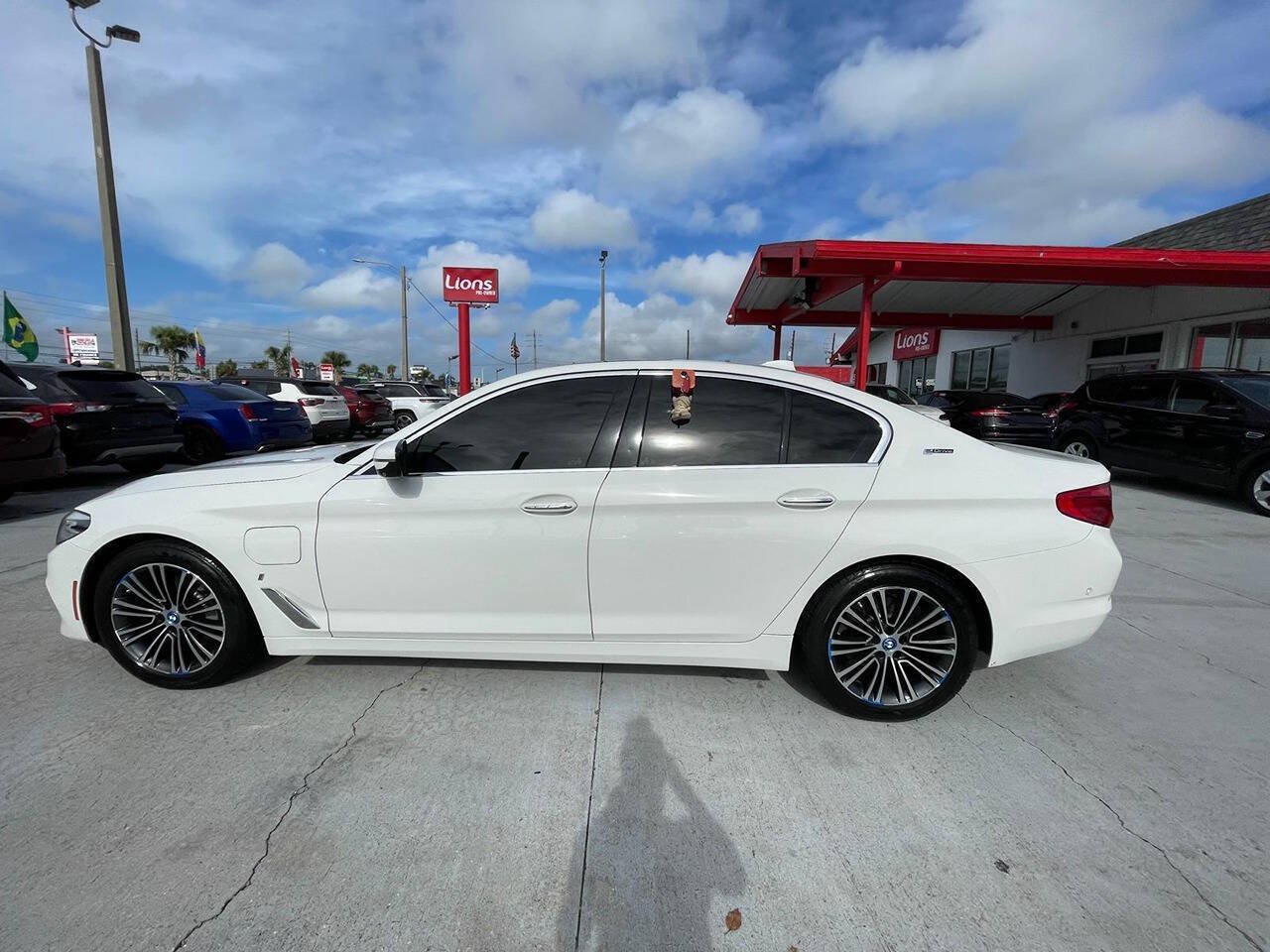 Used 2018 BMW 530e xDrive AWD/4WD image 6