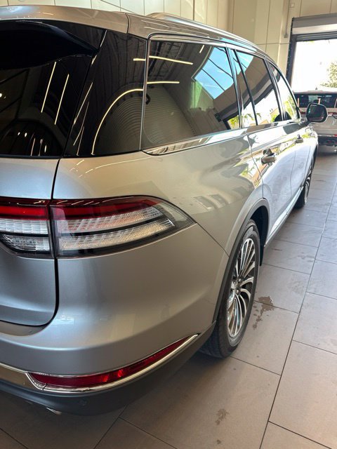 Certified 2024 Lincoln Aviator 2WD w/ Premium Package image 4