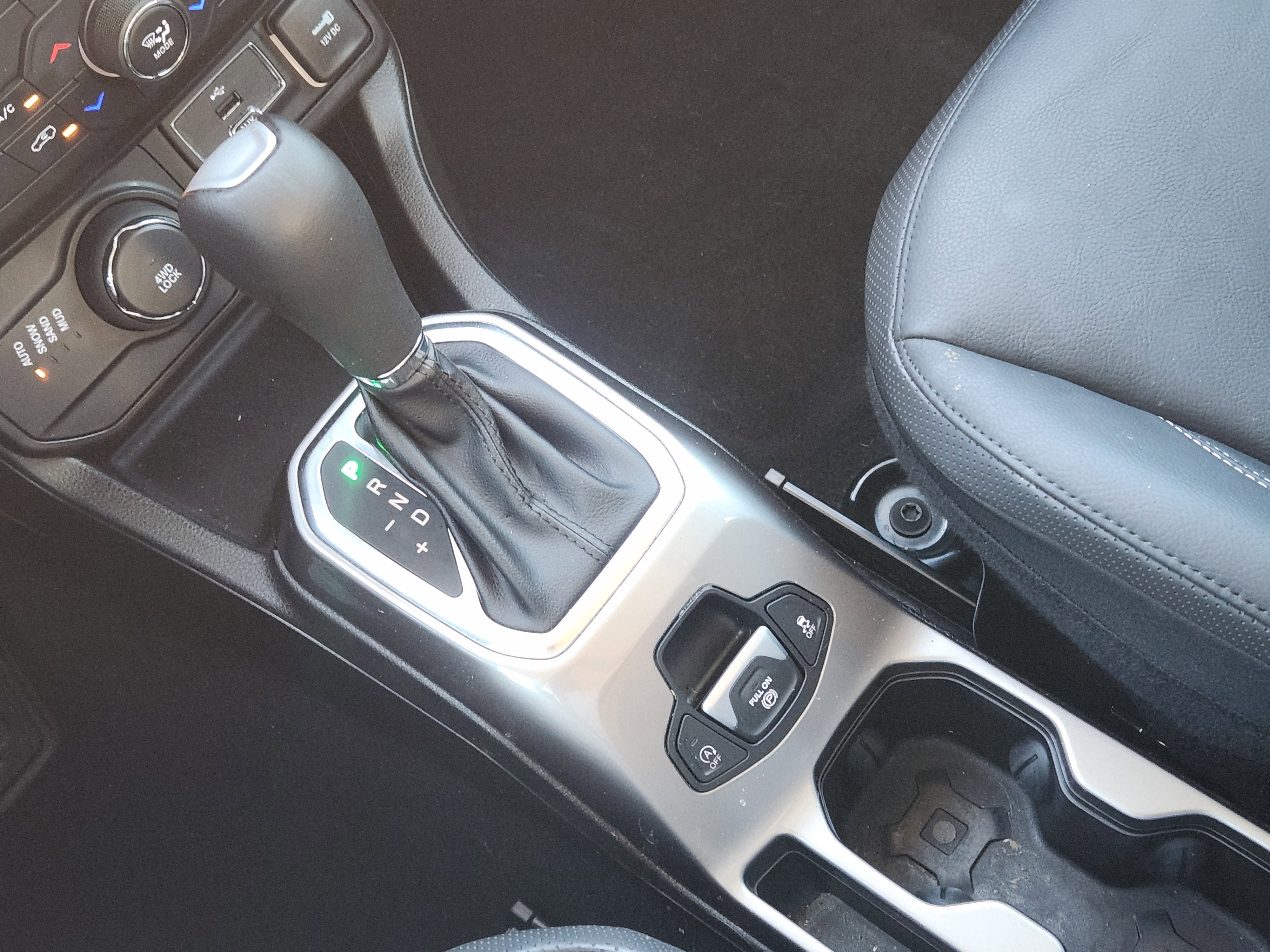 Used 2022 Jeep Renegade Limited image 21