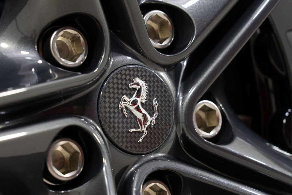 Used 2022 Ferrari SF90 Spider image 28