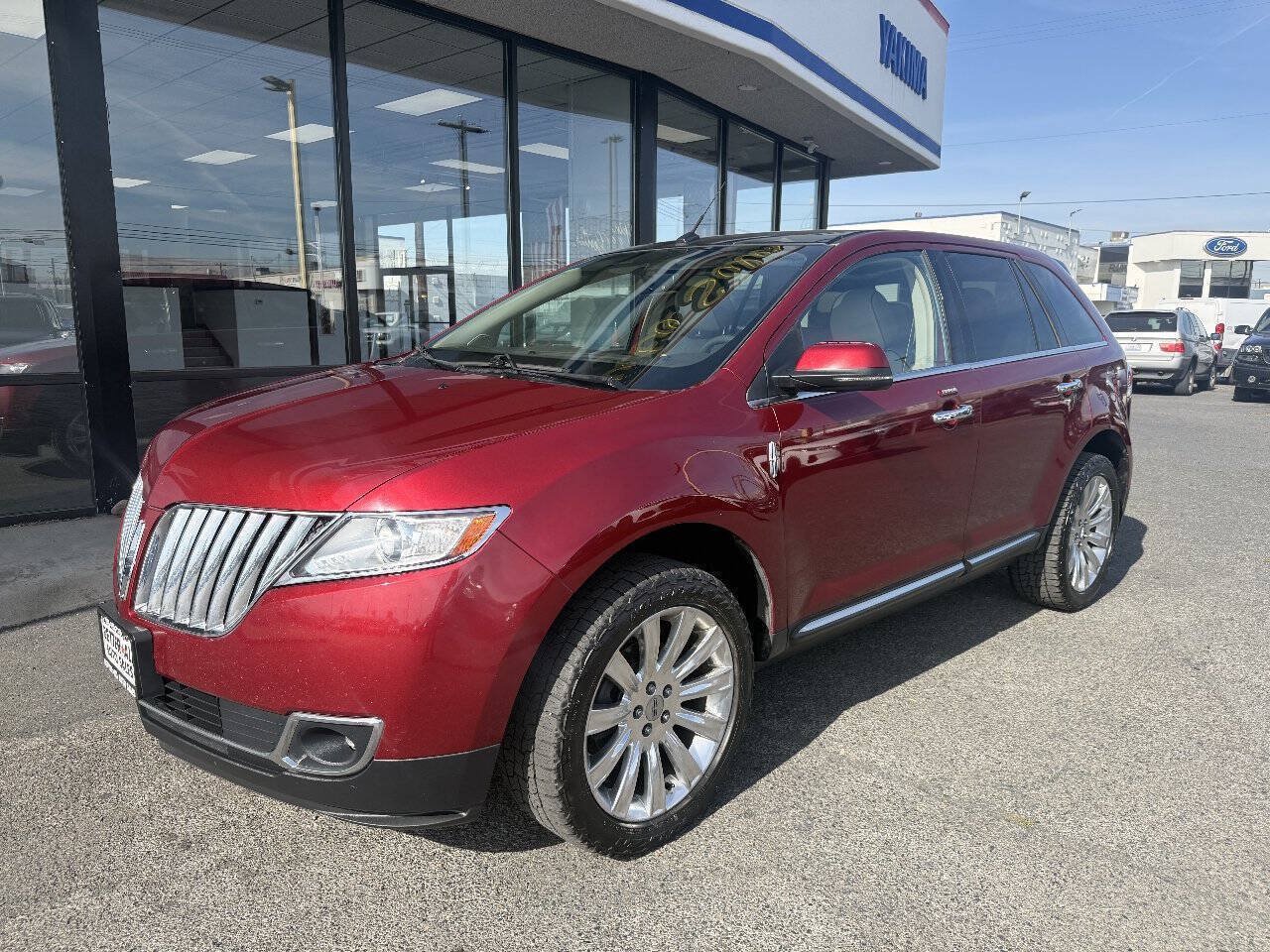 Used 2013 Lincoln MKX AWD image 1