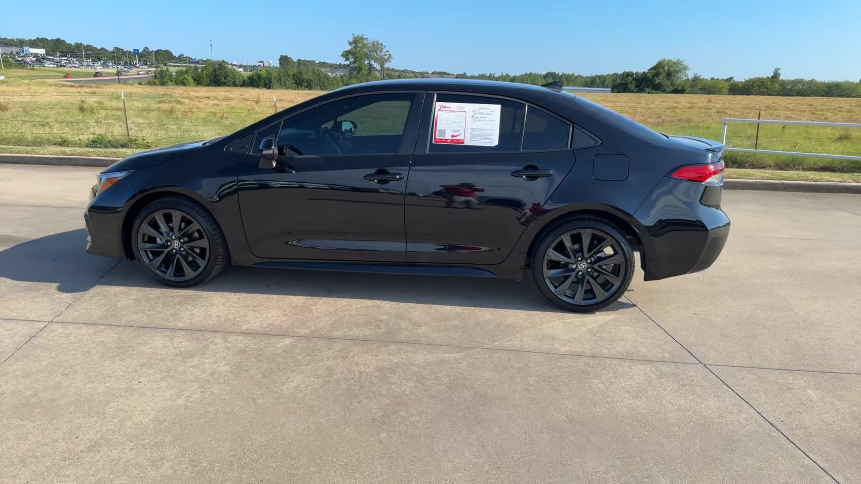 Used 2025 Toyota Corolla SE FWD image 6