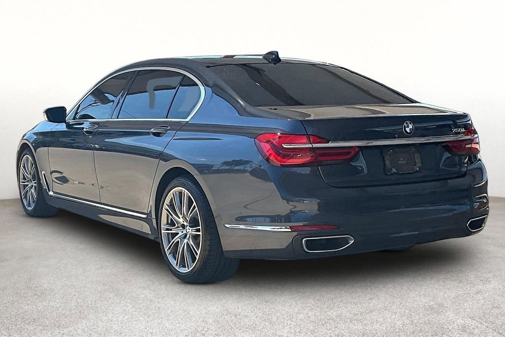 Used 2017 BMW 750i RWD image 12