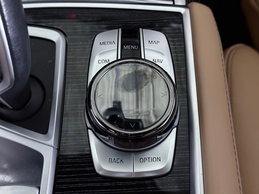 Used 2022 BMW 750i xDrive w/ Executive Package image 43