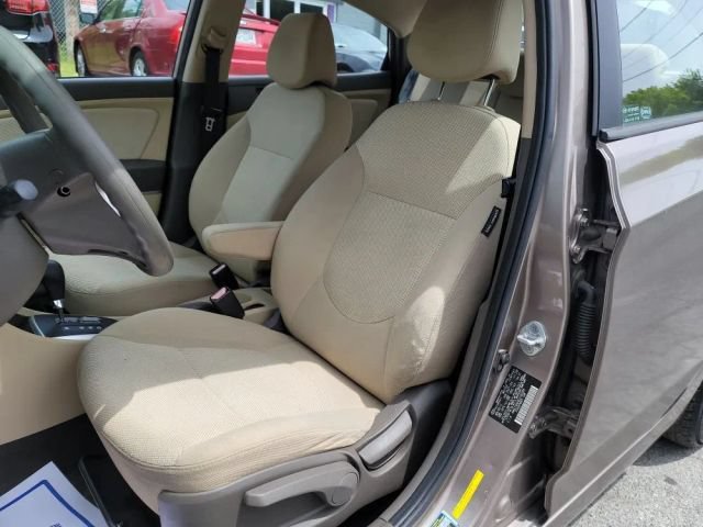 Used 2012 Hyundai Accent GLS FWD image 11