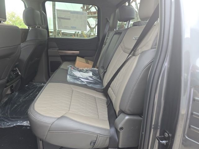 New 2026 Ford F250 Platinum w/ Platinum Plus Package image 19