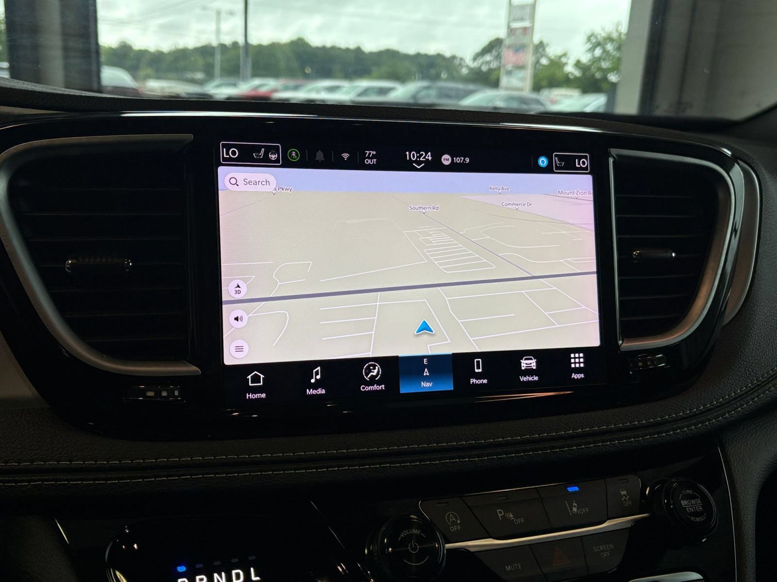 Used 2025 Chrysler Pacifica Limited FWD image 19