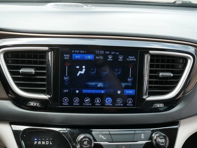 Used 2017 Chrysler Pacifica Premium FWD image 30