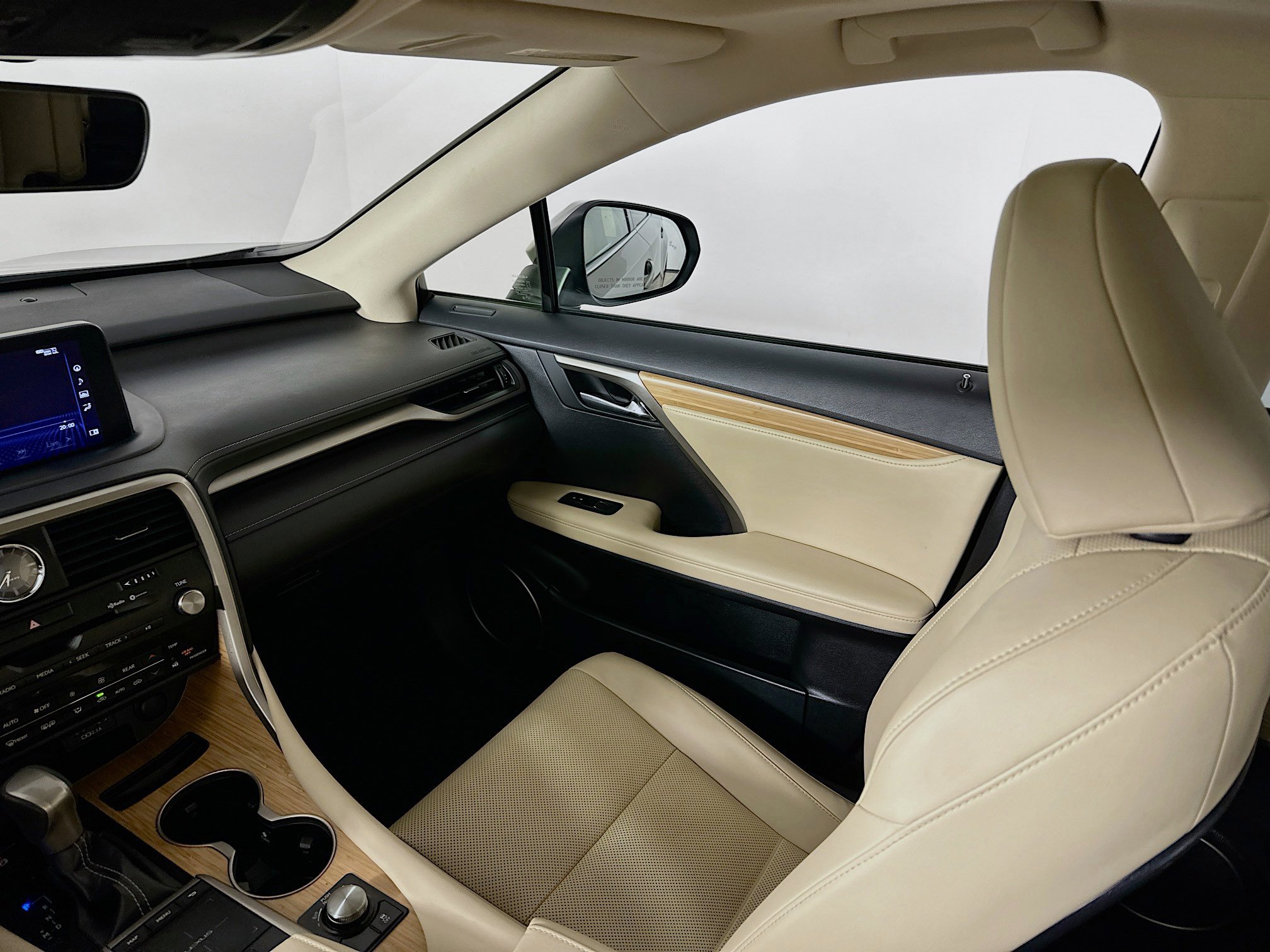 Used 2021 Lexus RX 350L FWD w/ Premium Package image 28