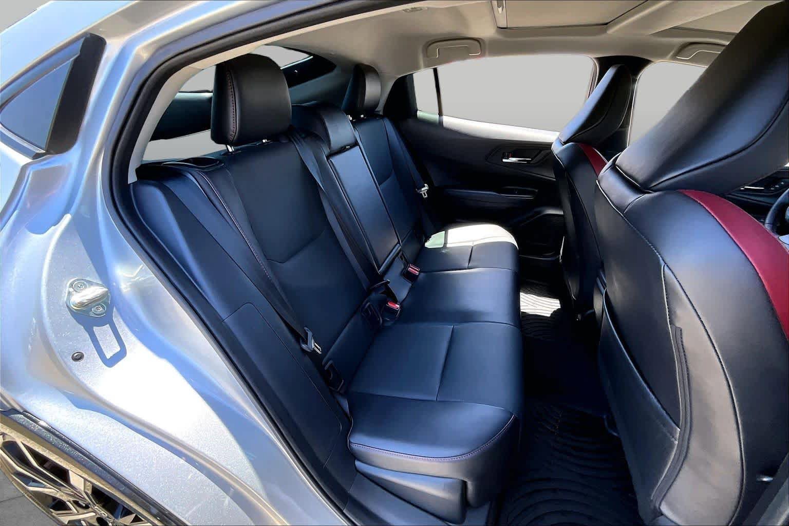 Used 2023 Toyota Prius Prime Premium FWD image 19
