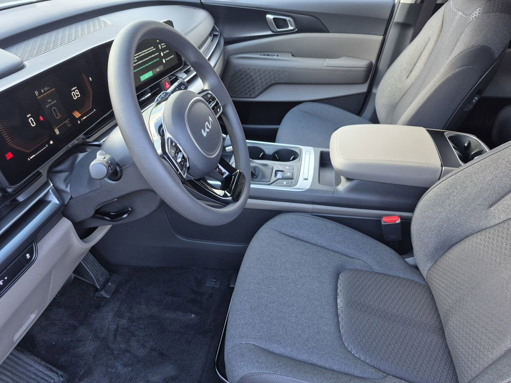New 2026 Kia Carnival LX FWD image 10