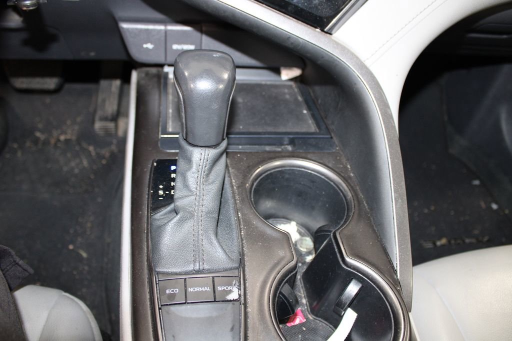 Used 2022 Toyota Camry SE FWD image 26