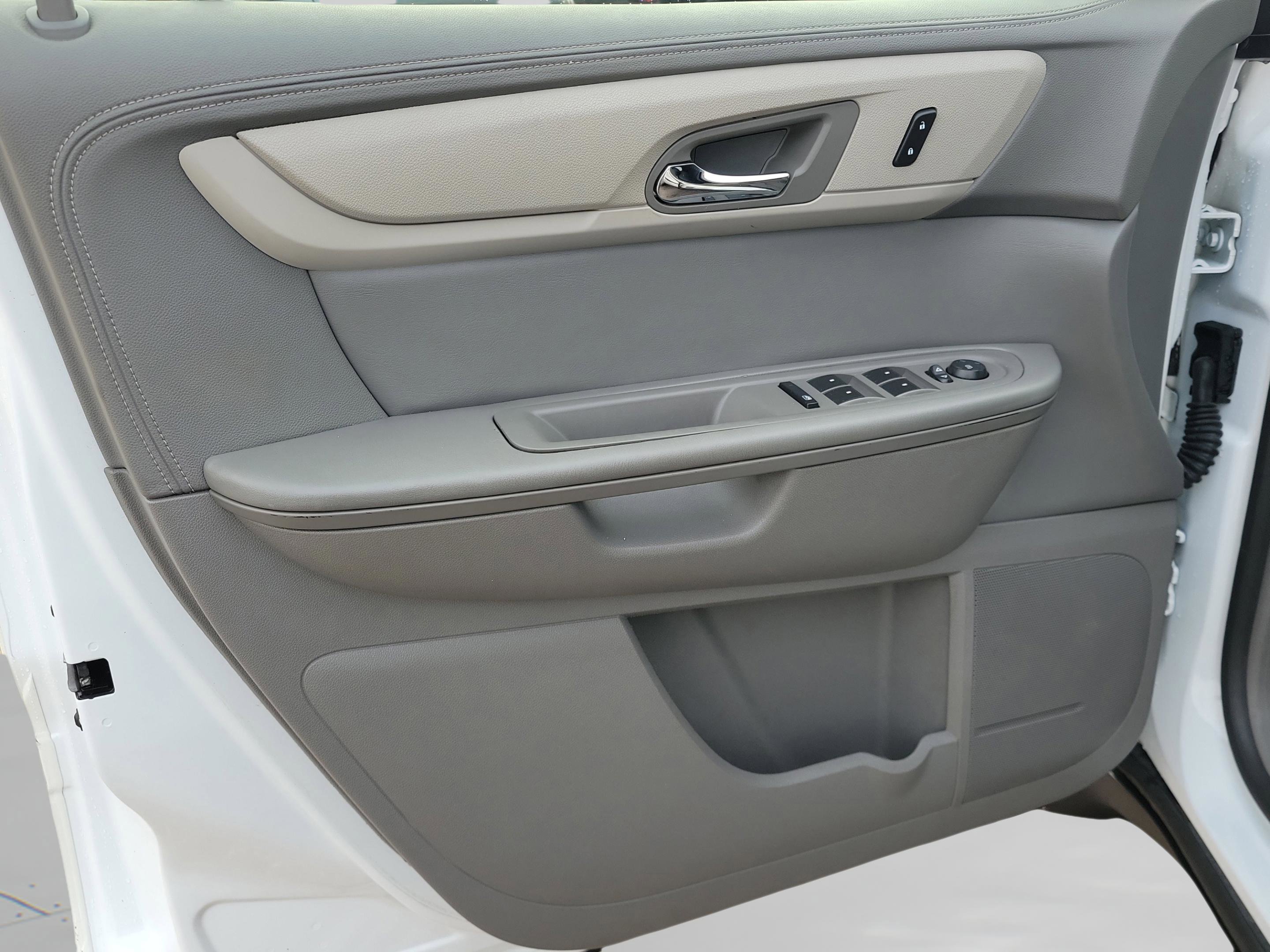 Used 2017 Chevrolet Traverse LS image 29